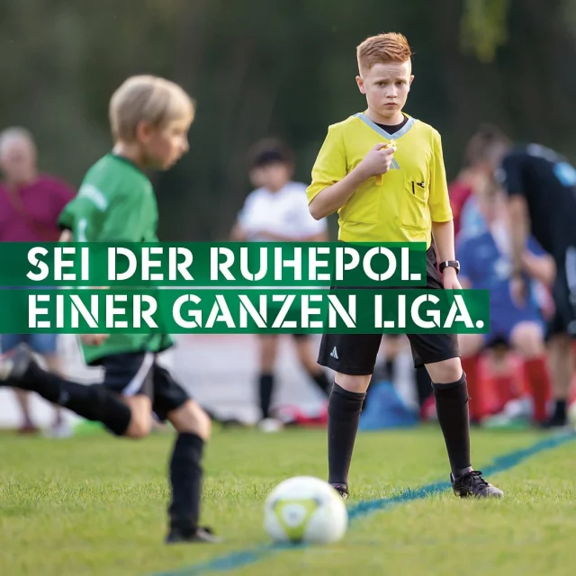 #ohneschirigehtesnicht #fussball #schiri #schiedrichter #pfeiffen #selbstbewusstsein #ruhepol #trauDich #referee #flvw

Wir sind weiter dabei unsere Anzahl an Schiedsrichtern zu erhöhen 👍 doch weiterhin können wir leider unser Schiri-Soll nicht erfüllen und zahlen so einiges an Ordnungsgeld pro Quartal an den FLVW. 😕💶

Wenn Du Lust hast für uns zu pfeiffen, um den zukünftigen Spielbetrieb zu sichern, so melde dich gerne bei uns oder melde dich gleich für den nächsten Anwärterlehrgang beim FC Marl Ende Januar - Link in der Bio 👍

Derzeit sind noch eine handvoll Plätze frei 🙋‍♂️

Wir zählen auf Dich 💚🤍🤝

#wirsindsurk #zusammenhalt #gemeinschaft