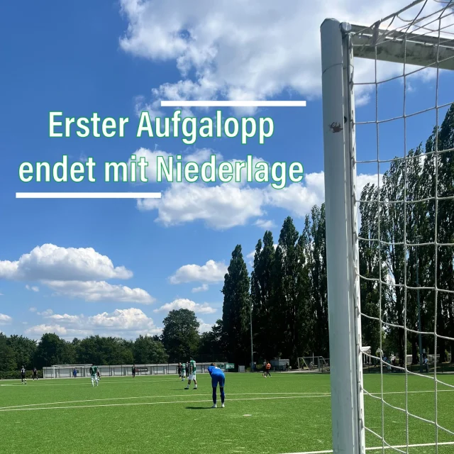 #saison2627 #vorbereitung #auftakt #testspiel #niederlage

Unsere Erste trat heute kurzfristig zu einem zunächst ungeplanten Testspiel gegen @eintracht_erle1928 an 🙋‍♂️ Die Gelsenkirchener fragten kurzfristig an, da ihr geplantes Testspiel ausfiel 🤷‍♂️

Und die Gäste, die im letzten Jahr nur knapp in der Relegation zur Bezirksliga scheiterten, zeigten sich zu diesem frühen Zeitpunkt der Vorbereitung bereits topfit 😳

Bereits in den ersten 10 Minuten schlugen die Gäste zweimal eiskalt zu! Nach knapp 25 min verkürzte @noahtlkmp zum 1:2 ⚽️, doch die Gäste legten bis zur Pause noch zweimal nach - 1:4.

Unser Coach „Stoffel“ Meyer schickte mit Timon und zweimal Gökdeniz gleich drei Neuzugänge in die Startelf und wechselte auch in der Pause gleich fünfmal durch, so dass auch Nick im Tor gleich zu seinem ersten Einsatz bei den Senioren kam 🤝

Die Gäste aus Erle zeigten sich aber auch in der 2. Hälfte torhungrig und erhöhten bis zur 70. Minute auf 1:6. Noah verkürzte vom Punkt noch einmal auf 2:6 ehe Erle kurz vor Schluss den 2:7-Endstand erzielte. 🥺

Am Mittwoch steht dann das erste geplante Testspiel an! Im Viertelfinale der STM geht’s um 20 Uhr auf der Anlage der @etg_fussballabteilung gegen unseren Nachbarn von @swroellinghausen1923ev 🍀🙋‍♂️